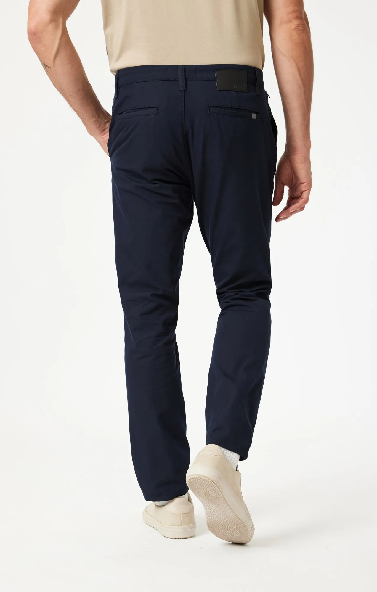 DAWSON STRAIGHT LEG CHINO IN NAVY MOVE